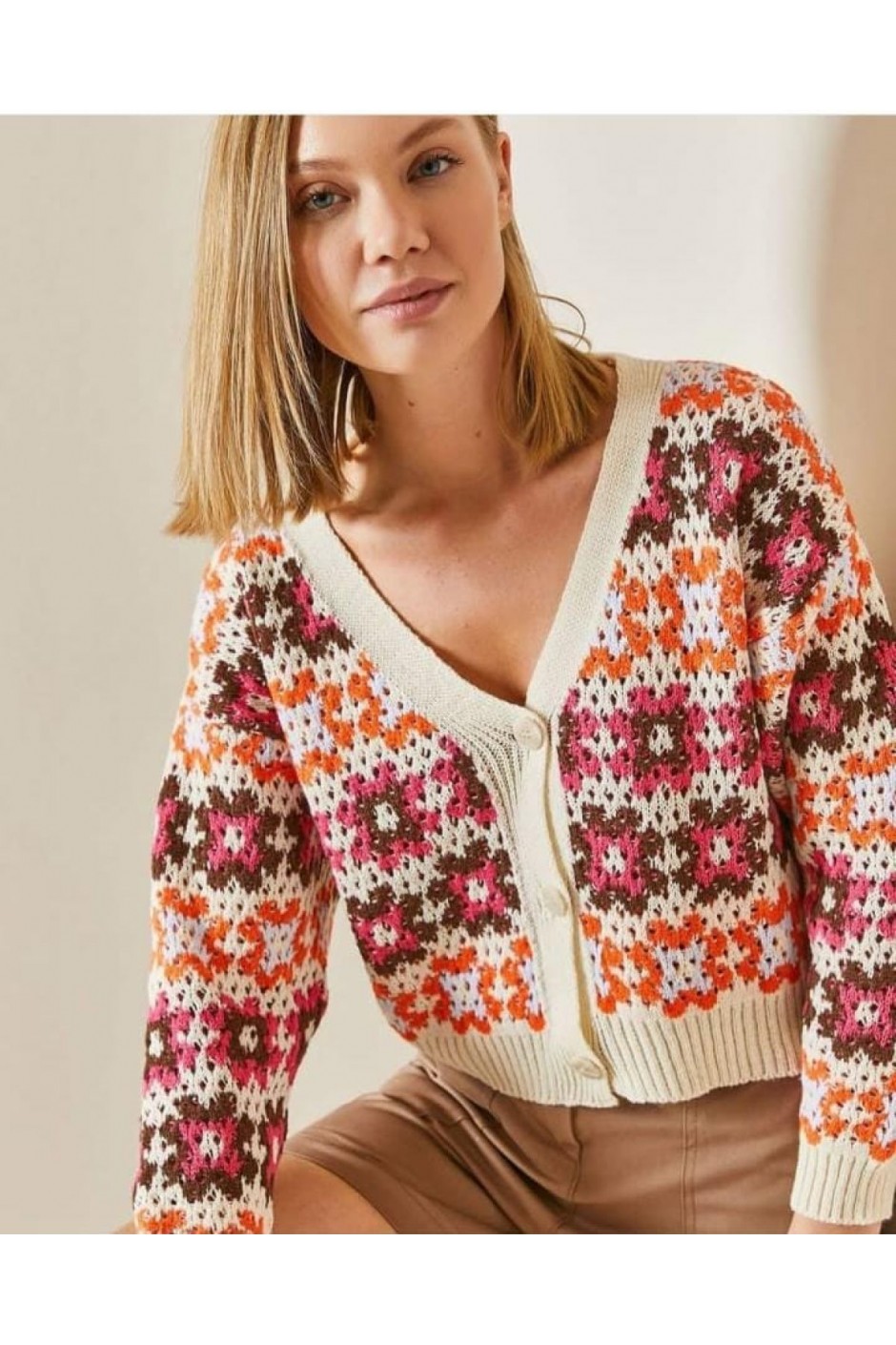 Renkli üç düğme triko örme hırka Renkli üç düğme triko örme hırka